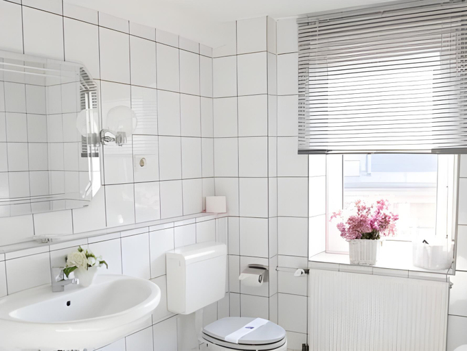 Bathroom 3, Hotel Frankfurter Hof, Limburg-Weilburg