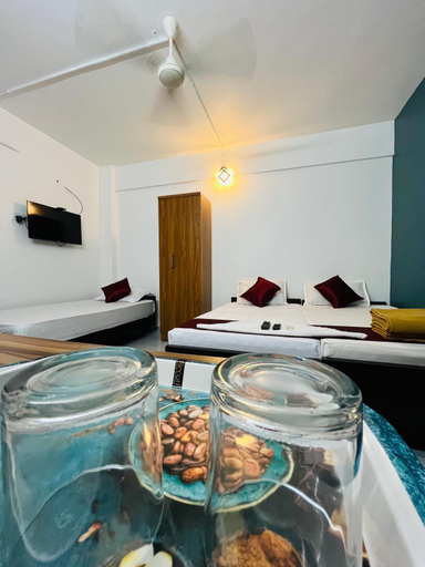 Food & Drinks, Priya lodge, Kozhikode