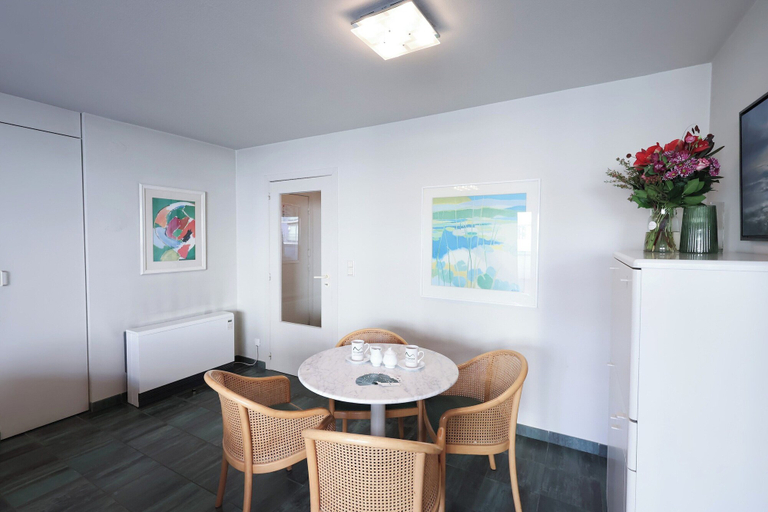 Dining 4, Penthouse on Belgian Coast With Sea Views, West-Vlaanderen
