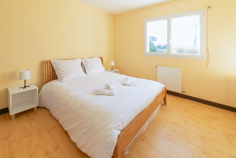 Room 3, House in Saint-pabu Near Beach, Finistère