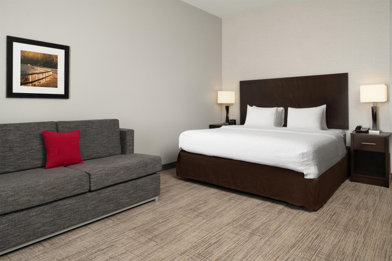 Bedroom 3, Hampton Inn Fairmont, Marion