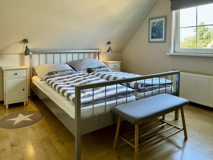 Room 4, Lavish villa close to sea, beach, forest, Zijpe