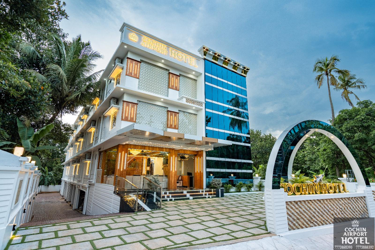 Exterior & Views