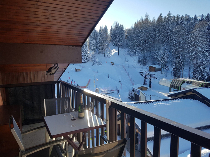 Balcony 5, Studio in France With Ski Slope Access, Savoie
