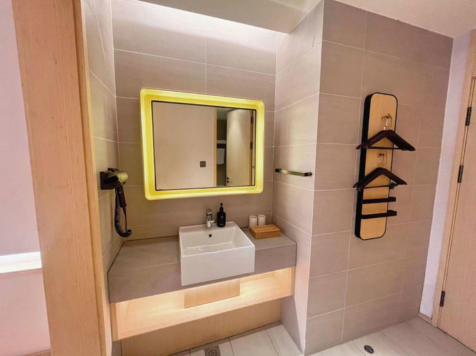 Bathroom 3, Ji Hotel Qingdao West Coast Golden Beach, Qingdao