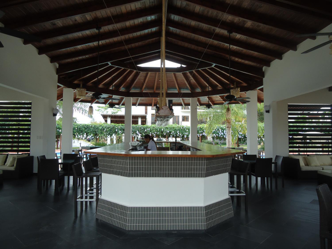 Food & Drinks 5, Sybaris Residences, Guayacanes
