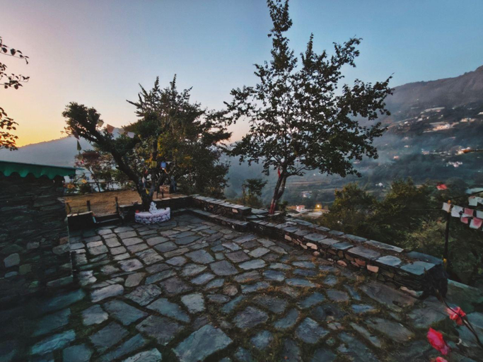 Others 2, Hideout Hostel, Nainital