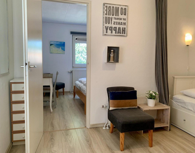 Room 4, Sunny Garden Retreat Bungalow, Zijpe