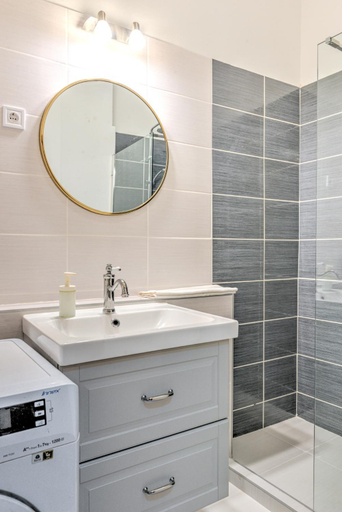 Bathroom 2, City Center Apartments, Budapesti