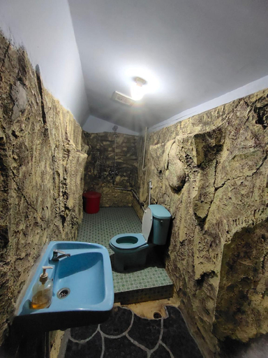 Bathroom, Hotel Sari, Jembrana