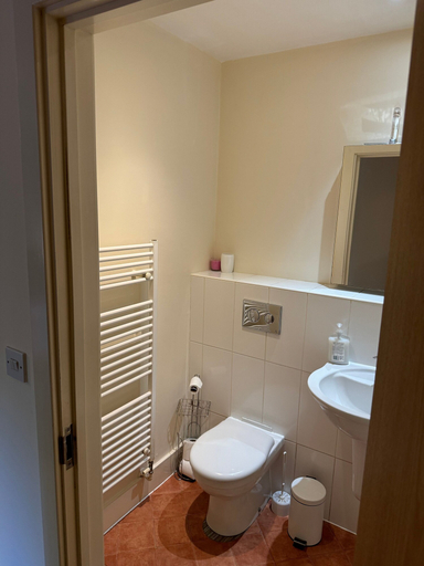 Bathroom 5, Spacious 1Bd Orpington Flat, 20 Min To Central Ldn, London