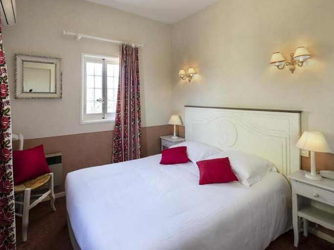Bedroom 2, Logis Hôtel l'Hermitage, Vaucluse