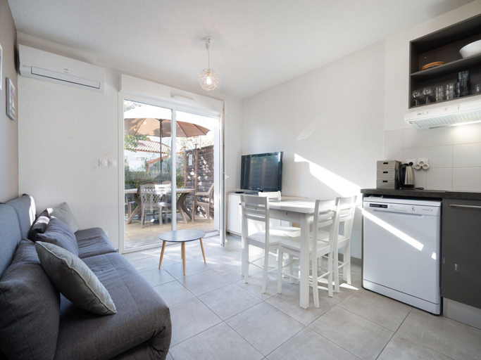 Private kitchen 4, Tranquil Escape by the Sea, Hérault