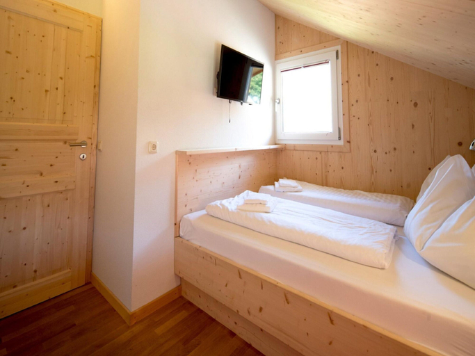 Bedroom 2, Attractive chalet with hot tub, Murau