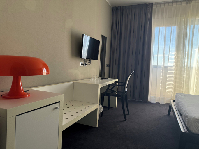 Others 4, Hotel delle Terme, Livorno