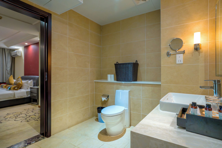 Bathroom 5, bintumani hotel, Western Urban