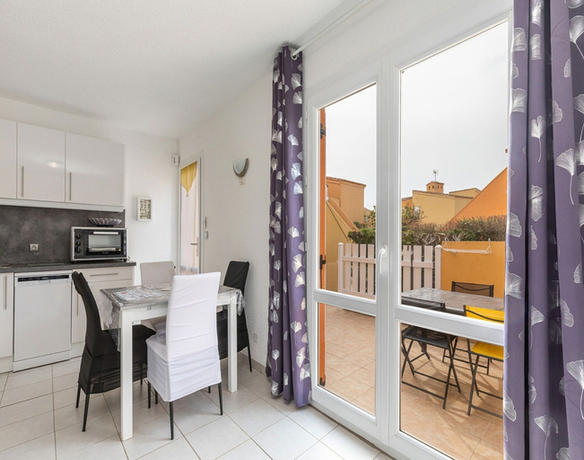 Dining 5, Cozy Stay in Sunny Agde, Hérault