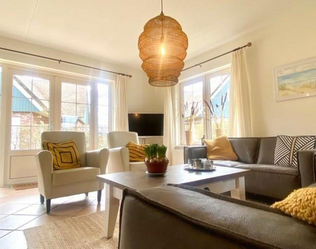 Living room 5, Attractive Villa Close to Forest, Beach, sea, Zijpe