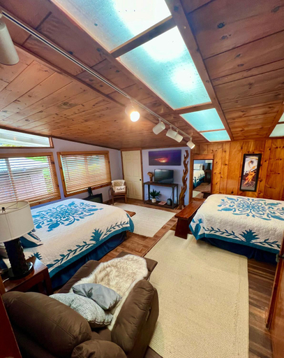 Bedroom 2, Aloha Junction Guest House - with 5 Private Suite 1-Mile from HVNP, Hawaii