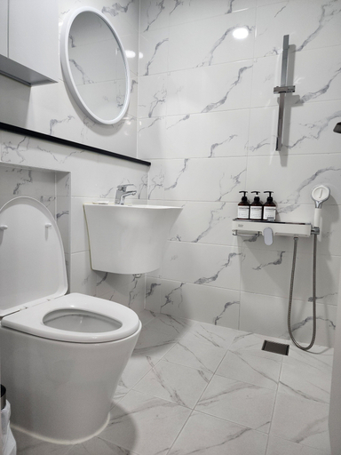 Bathroom 3, Seomun Residence Hotel, Jeju