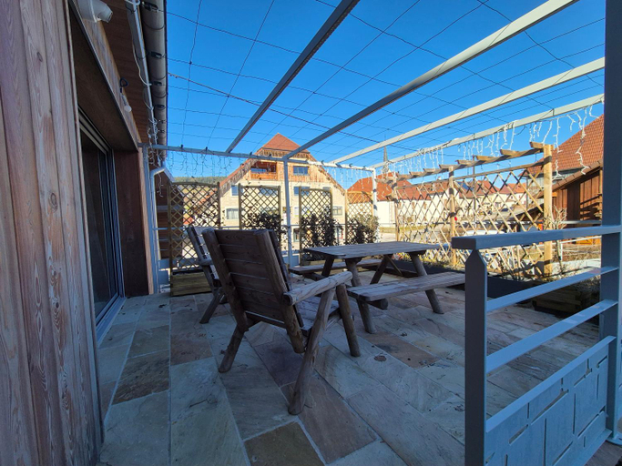 Others 5, DEL VINO bar a vin & guitares Appartement Sauna Terrasse Garage, Doubs