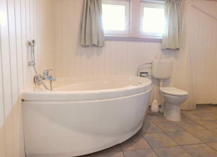 Bathroom 5, Ferienhaus mit Sauna im Ferienpark Mirow, Mecklenburgische Seenplatte