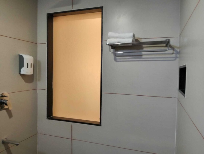 Bathroom 5, HOTEL TAMIZH GRAND, Viluppuram