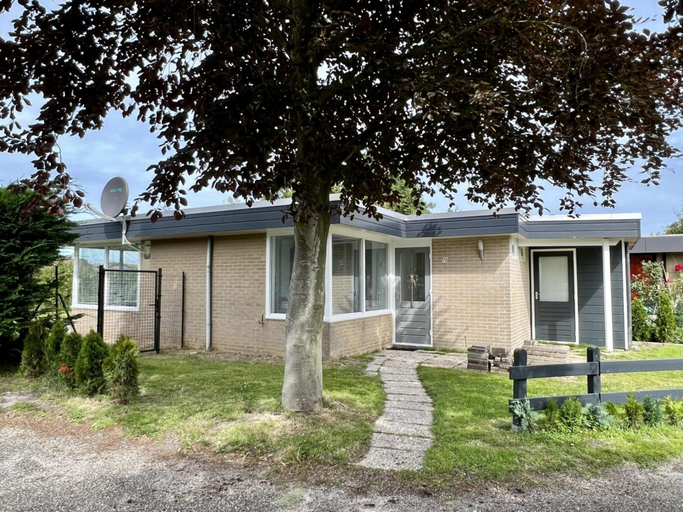 Exterior 2, Pet-friendly Bungalow Near Beach, Zijpe