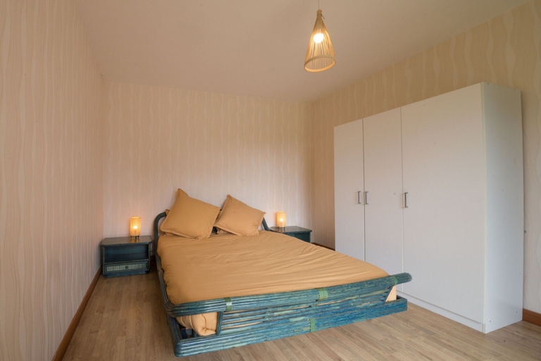 Room 4, Large Family House Near the Beach, Finistère