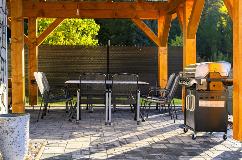Outdoor dining, Villa in Bohemia With hot tub, Děčín