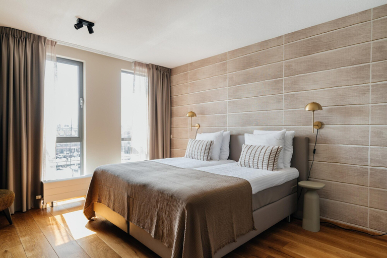 Room 4, Harbor Breeze: Modern Stay, The Hague