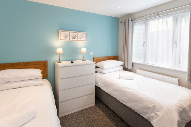 Room 3, Seaside 3Bd Retreat With Balcony & Stunning Views, Devon