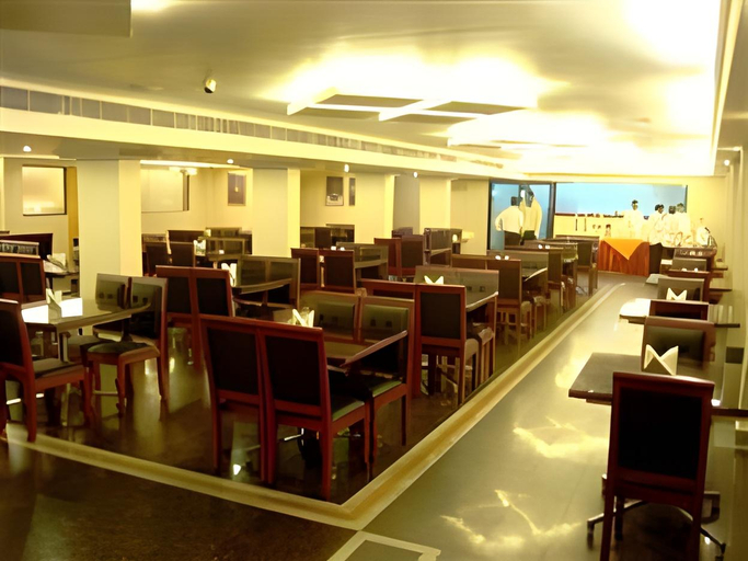 Food & Drinks 5, Hotel Saas Tower, Ernakulam
