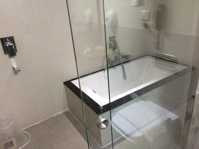 Bathroom, Hotel Dewland Cochin - Kodanad, Ernakulam