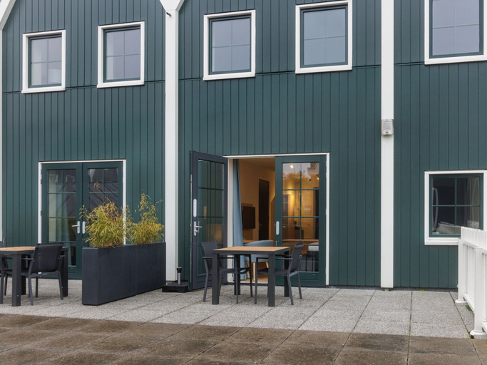 Dining 5, Nice Hotel Room Only 1 km From Volendam Centre, Edam-Volendam