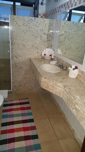 Bathroom 3, Coronado Inn Hotel, Armação dos Búzios