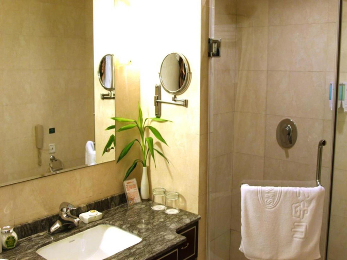 Bathroom 3, Qingdao Sanfod Hotel, Qingdao