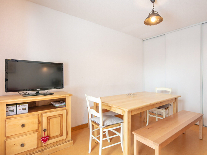 Living room 2, Apartment in French Alps With Pool Access, Savoie