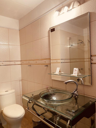 Bathroom 4, Hotel Continental Lima, Lima
