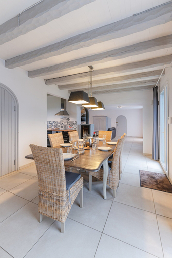 Dining 3, TY Carn - Belle Maison Bretonne a 100m de la mer, Finistère