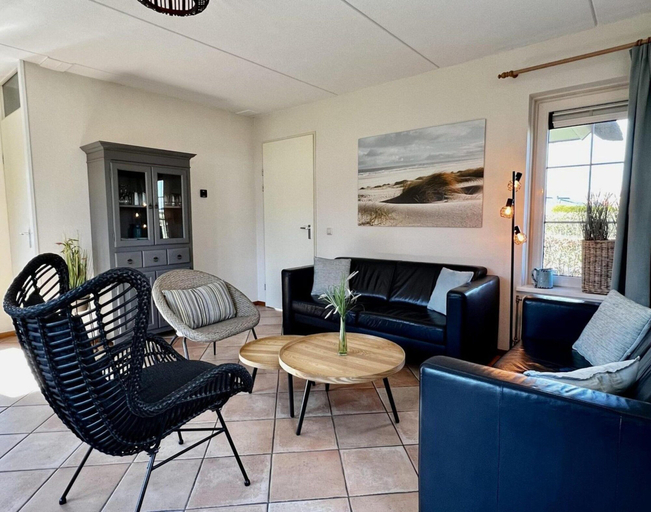 Dining 2, Villa close to forest, beach & sea, Zijpe