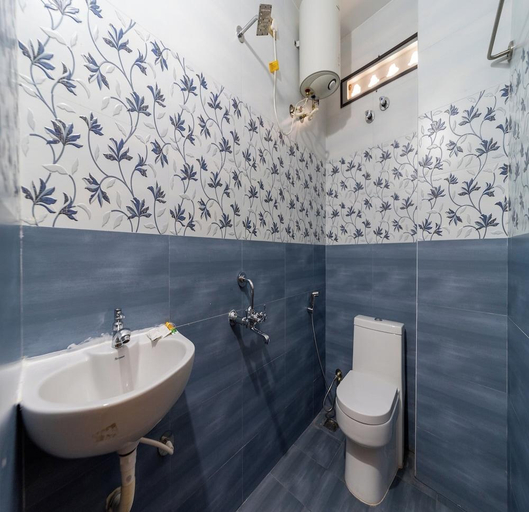 Bathroom 4, Pondy Stay 10 mins from Eden Beach, Puducherry