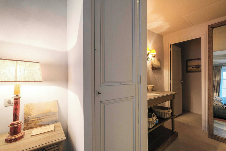 Bedroom 3, Studio de Charme-1br-2p- in the Heart of Cannes, Alpes-Maritimes