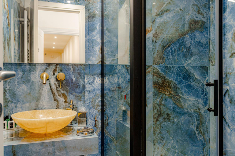 Bathroom 4, Historical Center, Rome