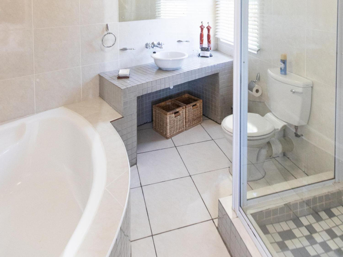 Bathroom 5, Mountain View Guesthouse, Namakwa