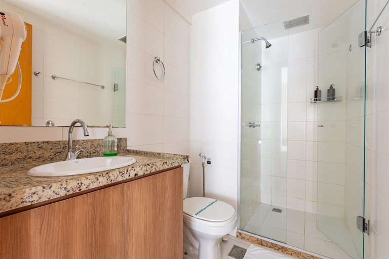 Bathroom 3, Hotel Saint Moritz Flat particular Conforto e Tranquilidade com academia e sauna, Brasília