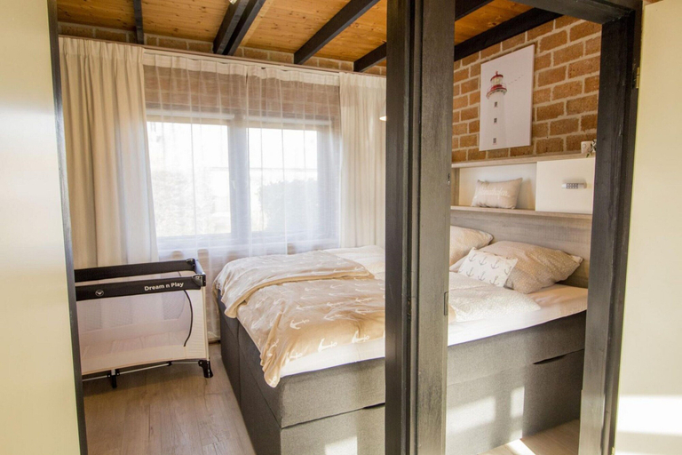 Room 4, Bungalow in Sint Maartenszee near Dunes, Zijpe