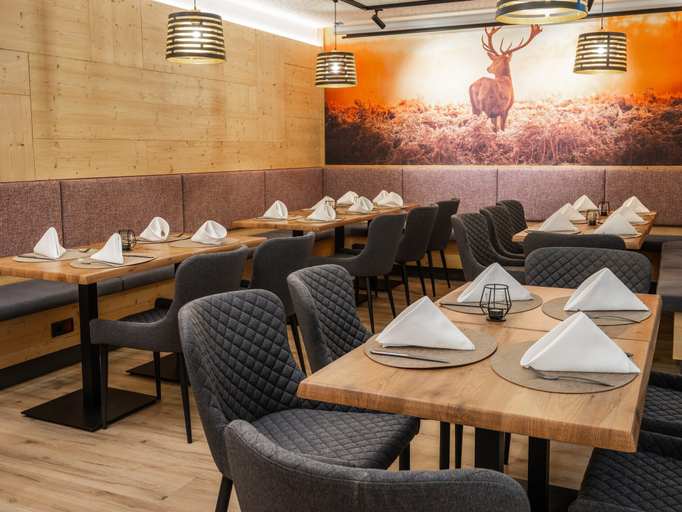 Dining 5, Apartment for 6 in Fieberbrunn, Kitzbühel