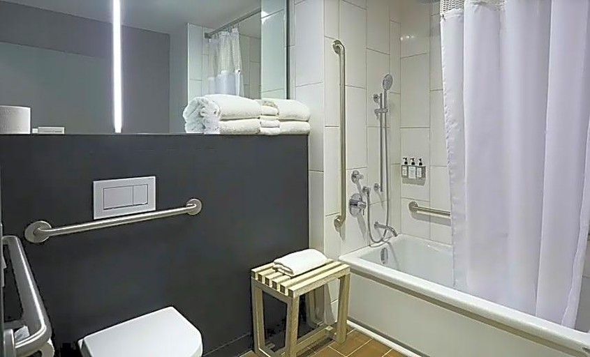Bathroom 4, Hotel Escad Quartier DIX30, Champlain