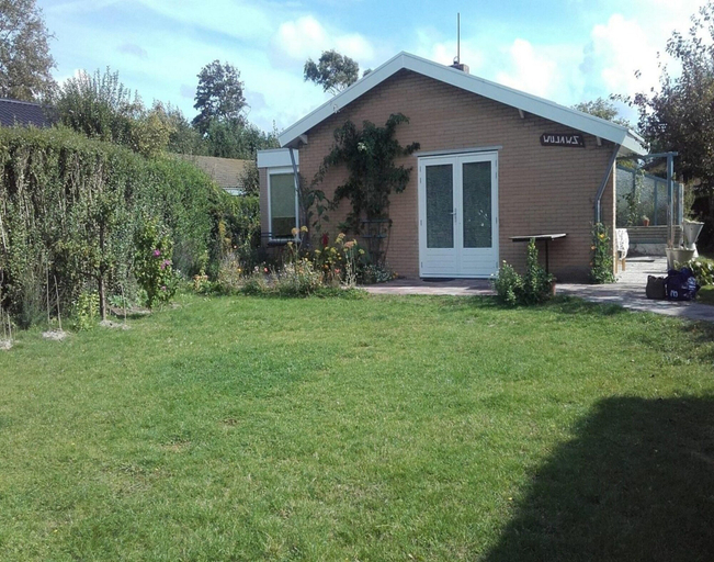 Garden 3, Nice Bungalow With a Sunny Garden, Zijpe